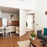 Appartement Casa Picasso - Above The Subway