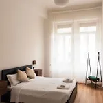 Appartement Casa Picasso - Above The Subway